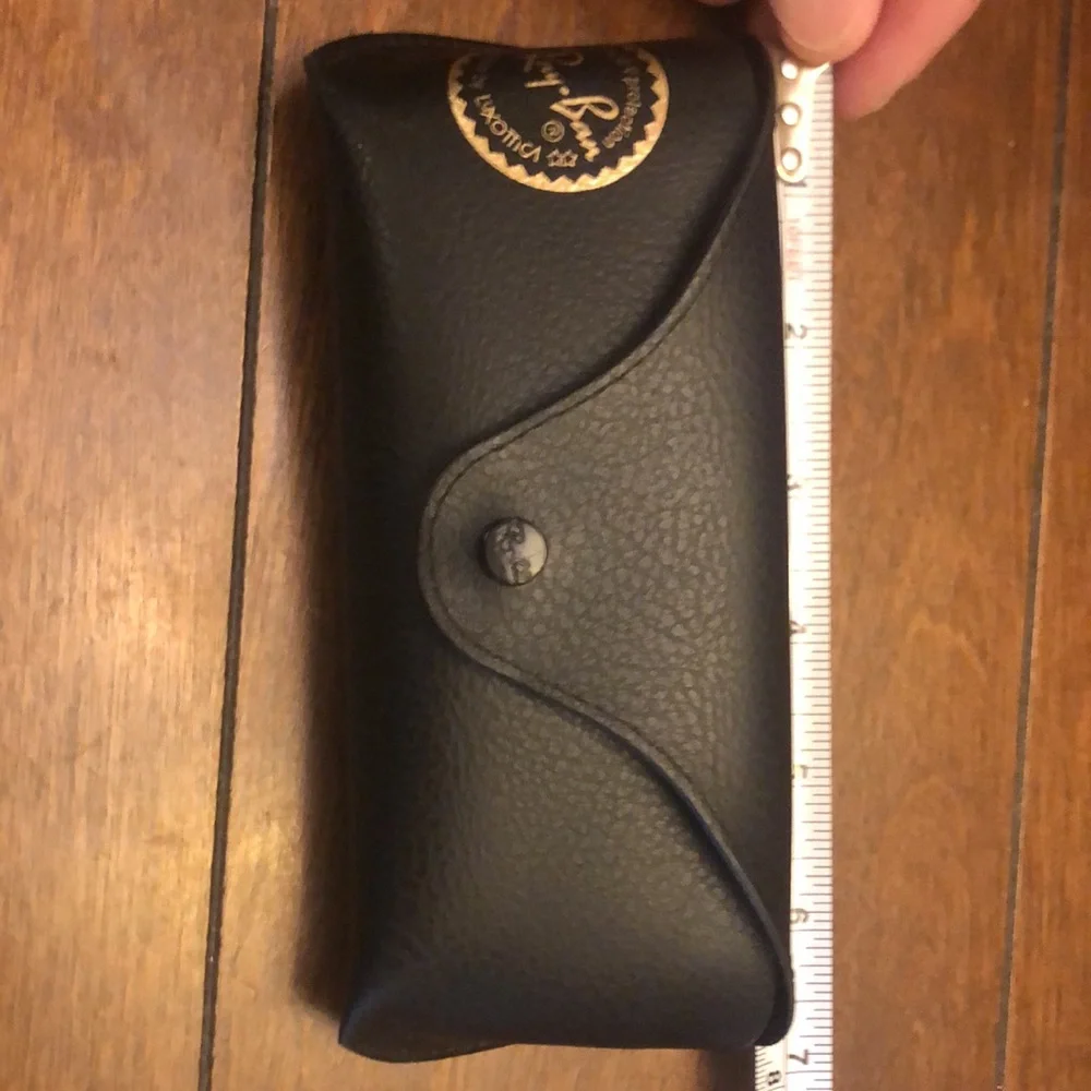 Ray-ban sunglasses case - Picture 6 of 6